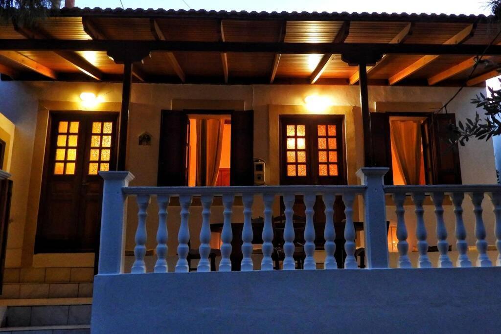 Traditional Villa Efterpi Chalki Town 외부 사진